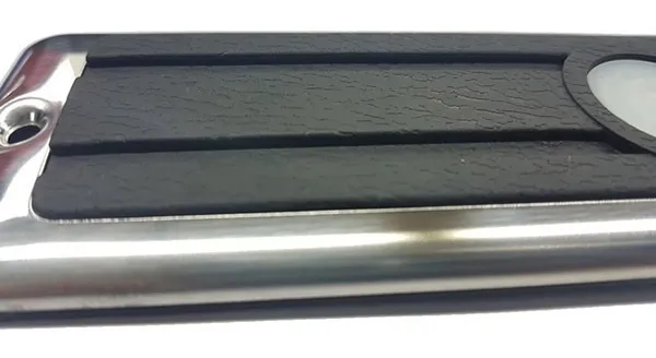 Escalon De Acero Inoxidable Con Led Azul Y Goma
