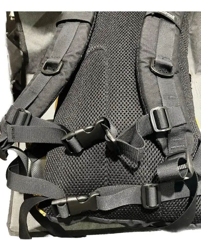 Mochila Trekking Urbana Outside Iquitos 20 Lts